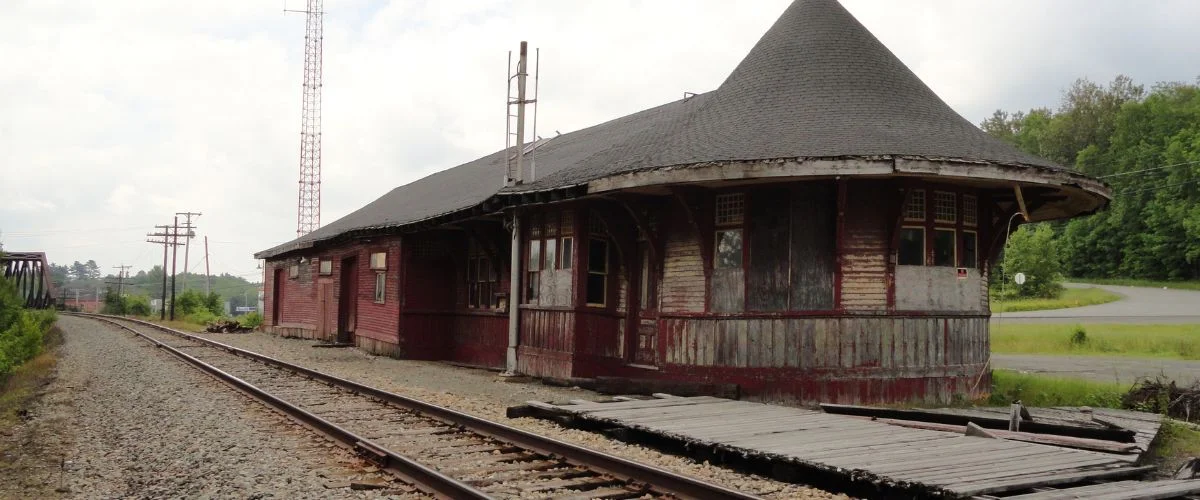 Amtrak Station Near Gatlinburg–Pigeon Forge Airport (GKT)