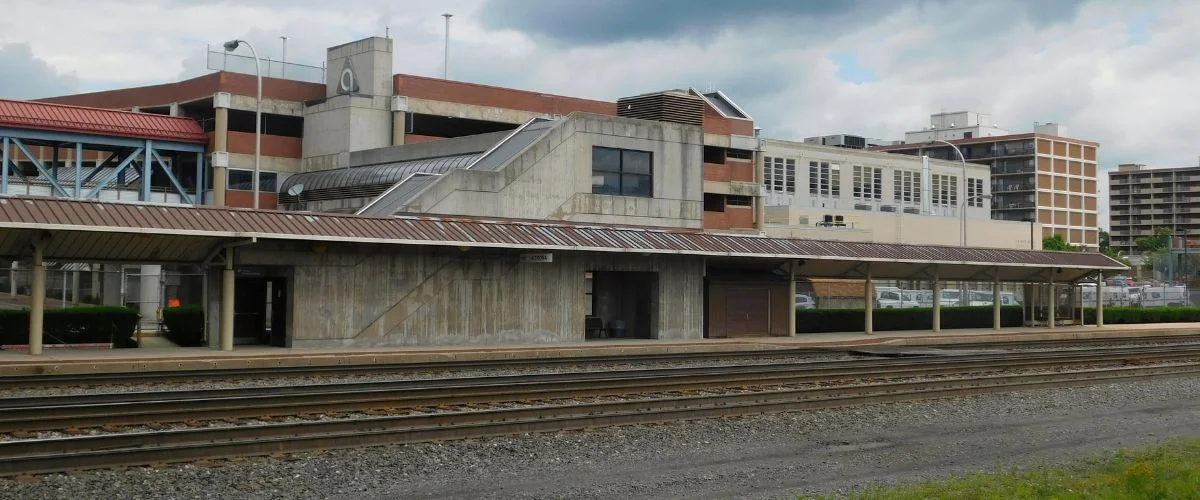 Amtrak Station Near Altoona–Blair County Airport (AOO)