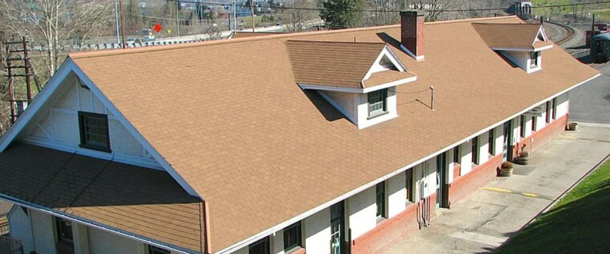 Amtrak Station near Columbia Gorge Regional/The Dalles Municipal Airport (DLS)
