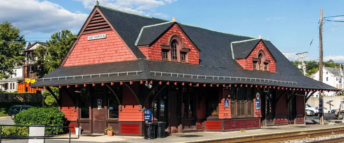 Amtrak Station Near Hancock County–Bar Harbor Airport (BHB)