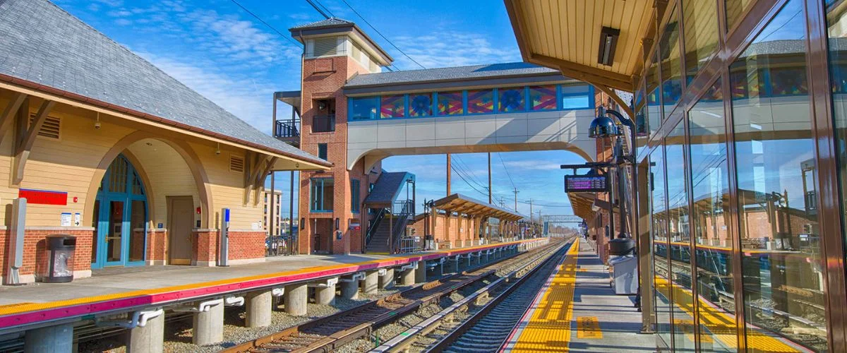 Amtrak Station Near Long Island MacArthur Airport (ISP)