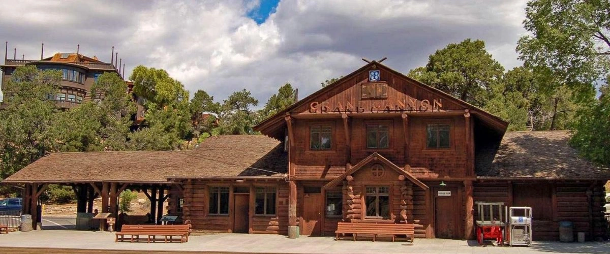 Amtrak Station near Grand Canyon National Park Airport (GCN)