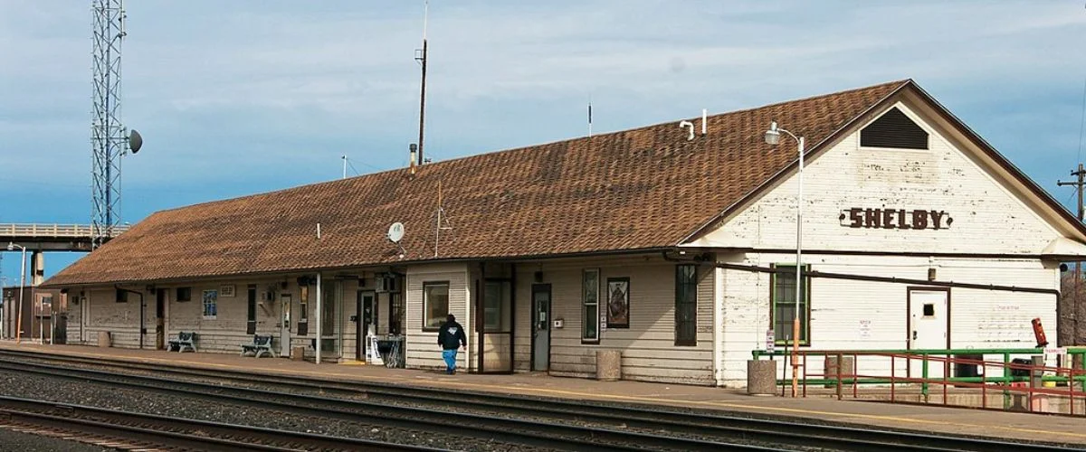 Amtrak Station near Helena Regional Airport (HLN)