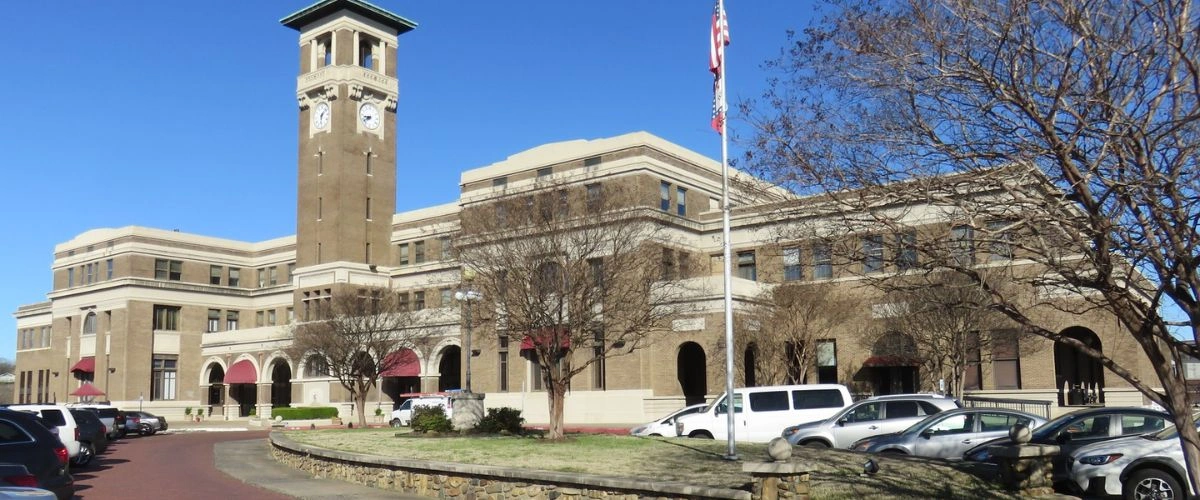 Amtrak Station near Little Rock Air Force Base (LRF)