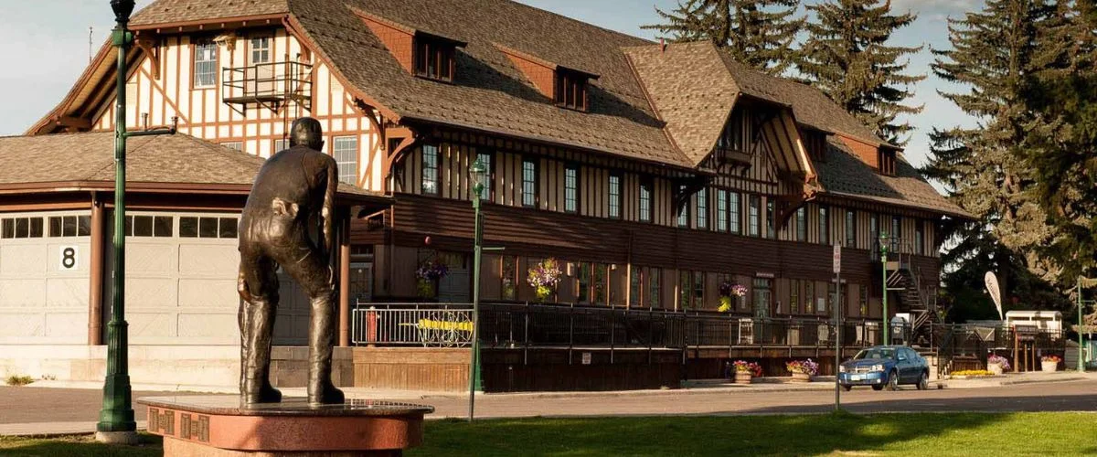 Amtrak Station near Meadow Lake Airport (FLY)