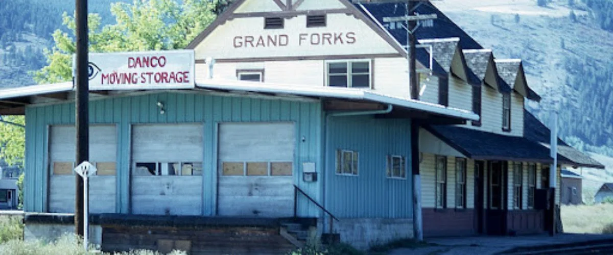 Amtrak Station Near Warroad International Memorial Airport (RRT)