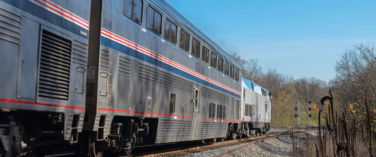 Amtrak Upper Level vs Lower Level – What’s the Better Choice?