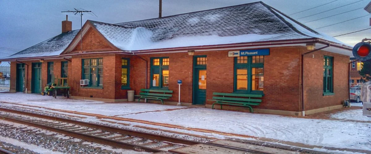 Amtrak Station Near Mount Pleasant Regional Airport (LRO)