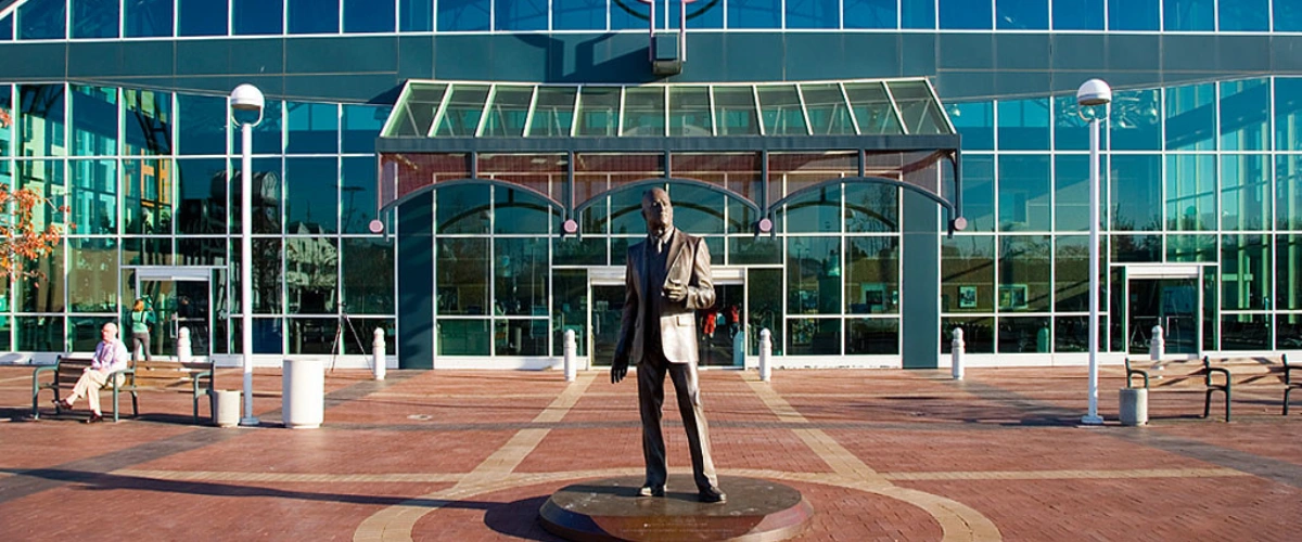 Oakland Amtrak Station, Routes & Schedule