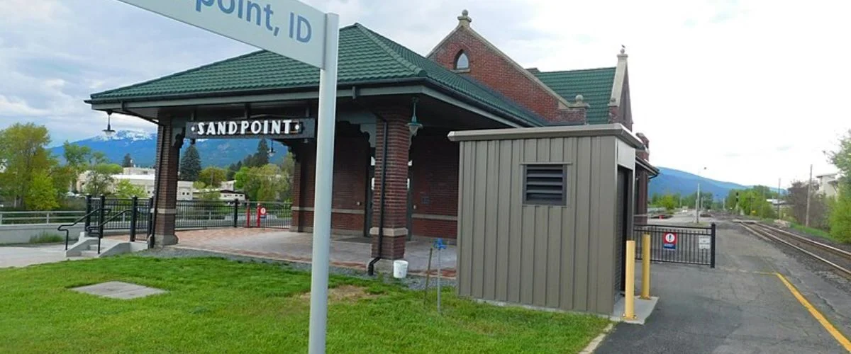Amtrak Station Near Sandpoint Airport (SZT)