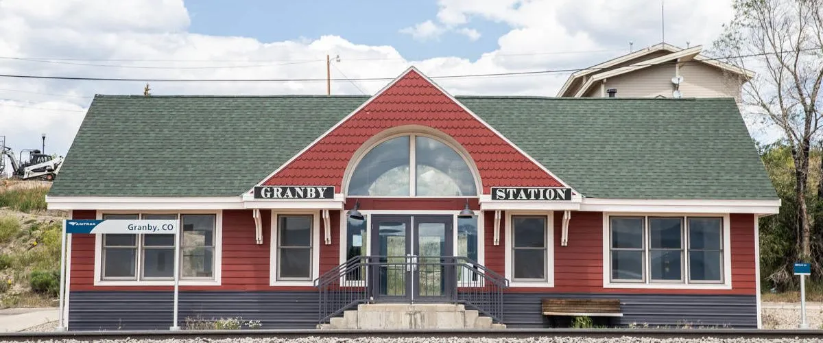 Amtrak Station Near Grand Lake Regional Airport (NRI)