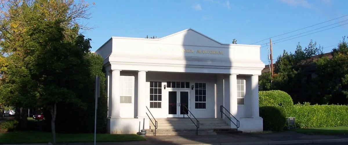 Amtrak Station Near Grants Pass Airport (GTP)