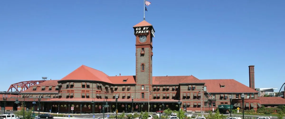 Amtrak Station Near Scappoose Industrial Airpark (SPB)