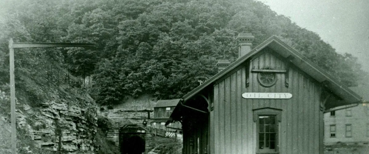 Amtrak Station Near Venango Regional Airport (FKL)